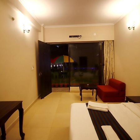 Rishikesh Grand Hotel Buitenkant foto