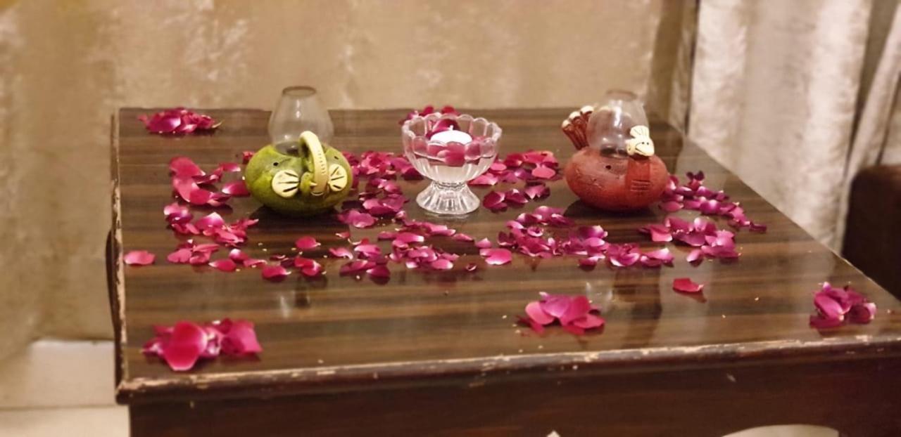 Rishikesh Grand Hotel Buitenkant foto