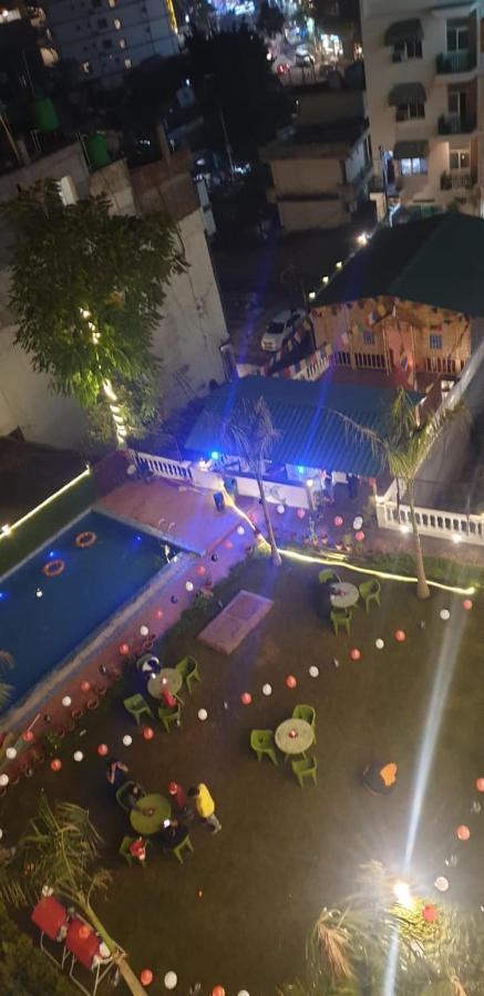 Rishikesh Grand Hotel Buitenkant foto