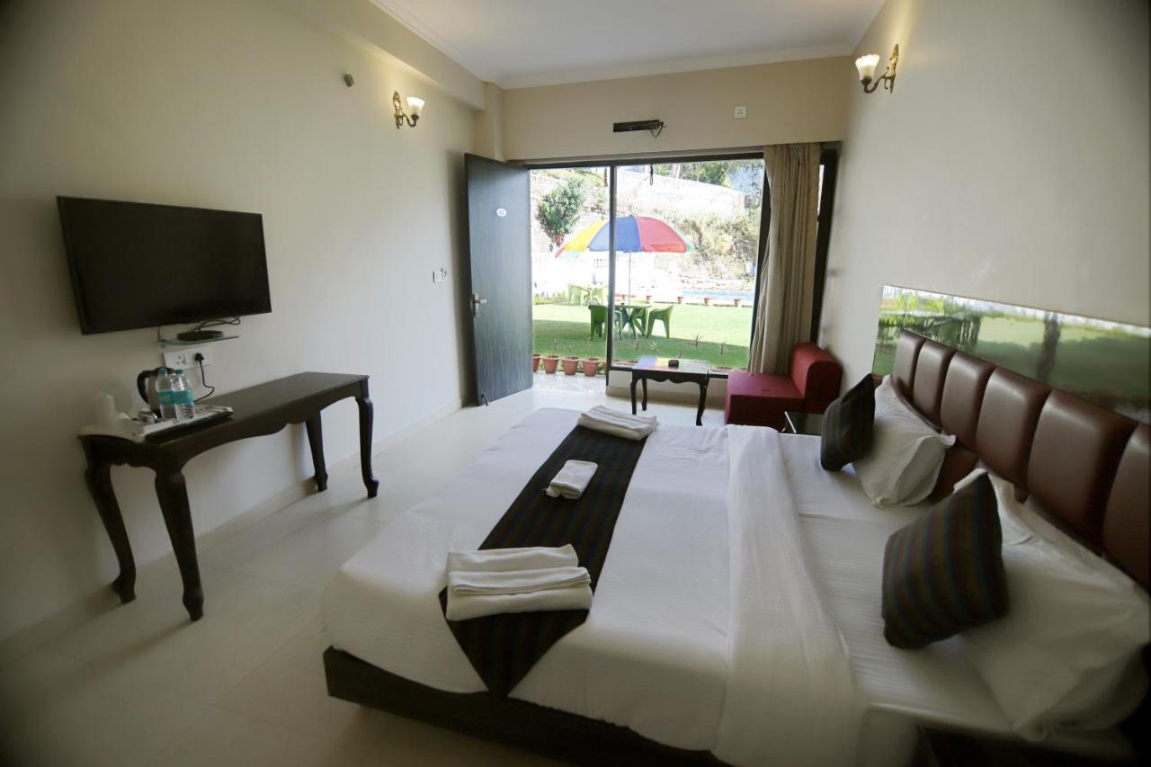 Rishikesh Grand Hotel Buitenkant foto