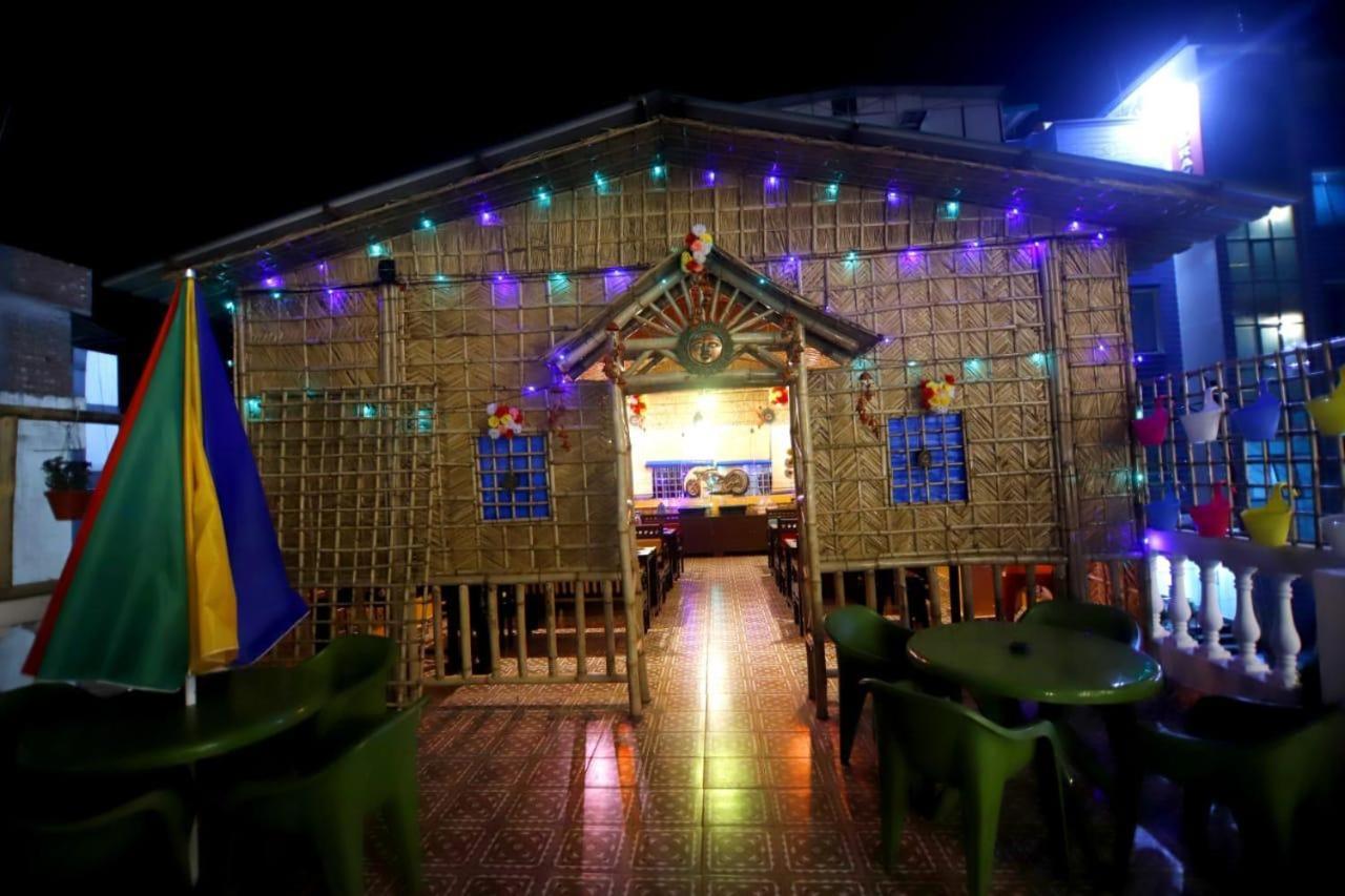 Rishikesh Grand Hotel Buitenkant foto
