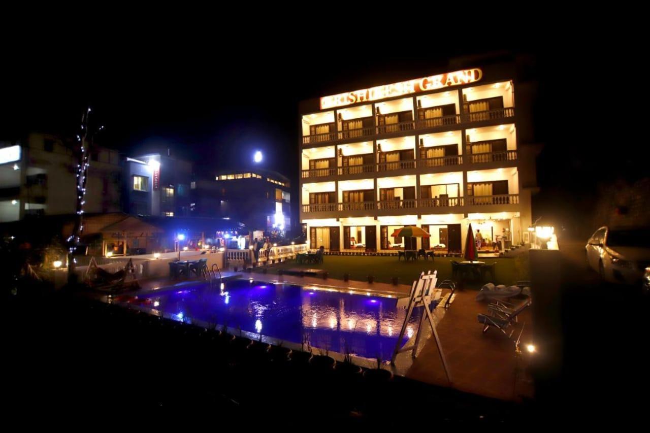 Rishikesh Grand Hotel Buitenkant foto