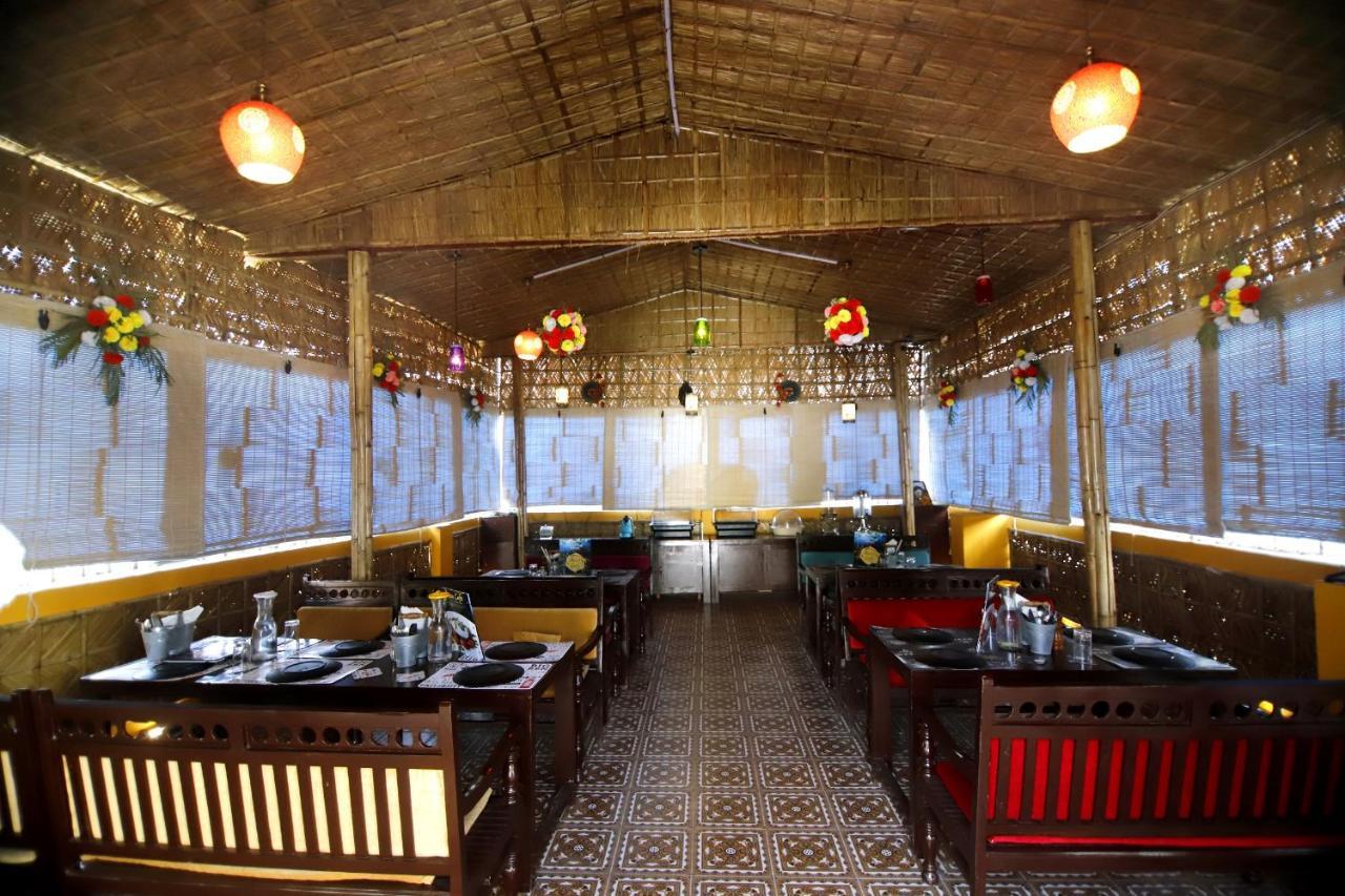 Rishikesh Grand Hotel Buitenkant foto